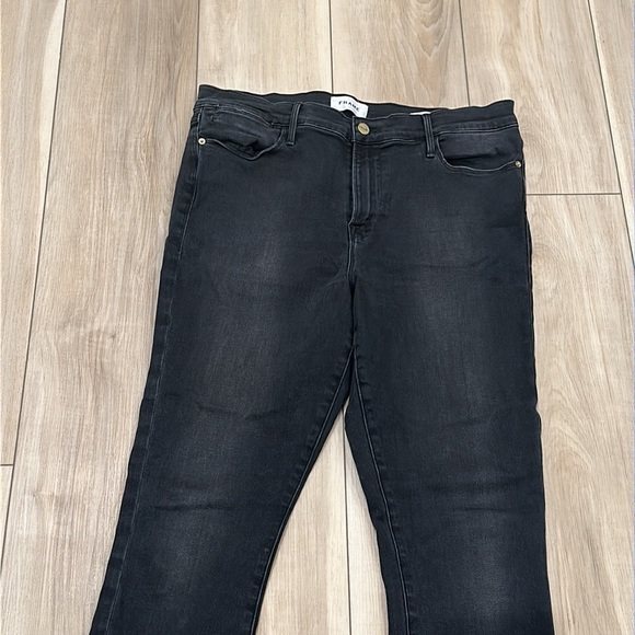 EUC Women’s Nordstrom’s FRAME Brand Size 32 Stretch Gray Black Distressed Jeans - Picture 4 of 10